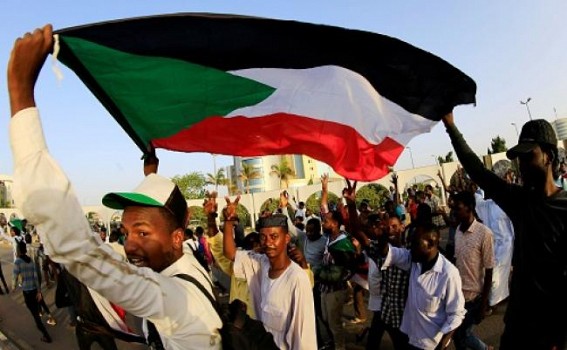 Sudan protest group makes strike call with talks deadlocked Sudan protest group makes strike call with talks deadlocked