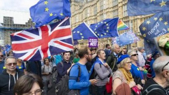 Brexit talks continue in Brussels ahead of key summit