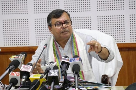 Jobless, TET qualified youths condemned Ratanlal Nath’s arrogant behaviour with unemployed youths at Minister's residence Jobless, TET qualified youths condemned Ratanlal Nath’s arrogant behaviour with unemployed youths at Minister's residence