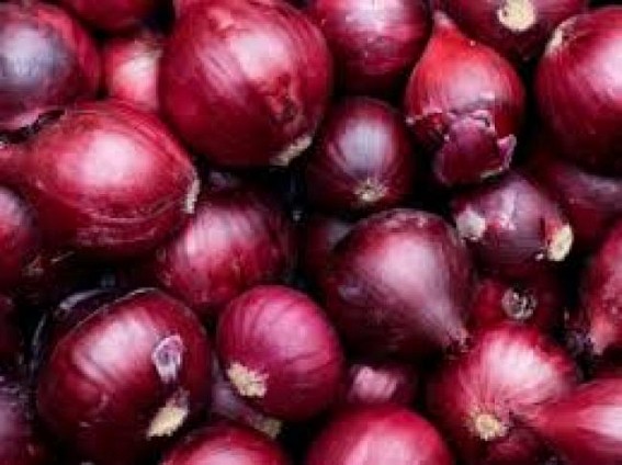 Onion prices crossed Rs. 100 Onion prices crossed Rs. 100
