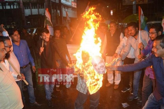 Tripura Congress protests against SPG’s removal from Gandhis Tripura Congress protests against SPG’s removal from Gandhis