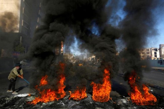 Areas blocked by anti-govt protesters in Iraq reopened