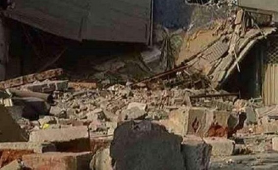 7 killed, 5 injured in house roof collapse in Pakistan 7 killed, 5 injured in house roof collapse in Pakistan