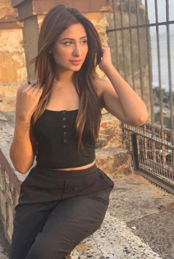 Paras and I are just friends: Mahira Sharma
