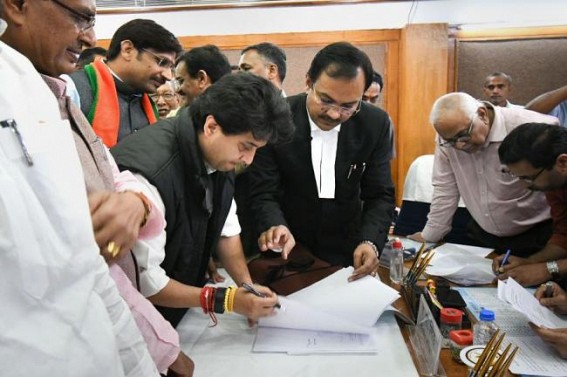 Congress wants MLAs' resignations rejected