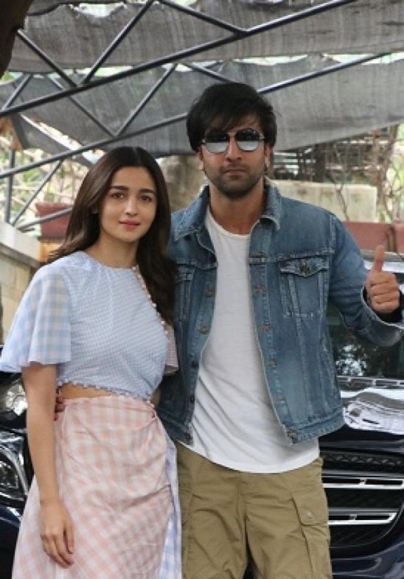 Have Alia and Ranbir moved in together? Video triggers rumours