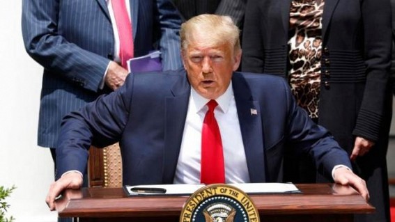 Trump retweets call for keeping Microsoft out of federal contracts