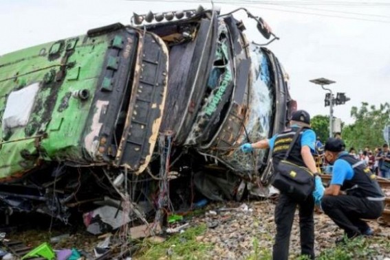 12 killed in B'desh train-bus collision 12 killed in B'desh train-bus collision