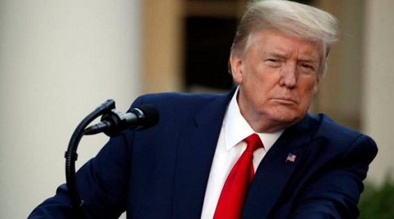 Trump pardons former aides, Kushner's father Trump pardons former aides, Kushner's father