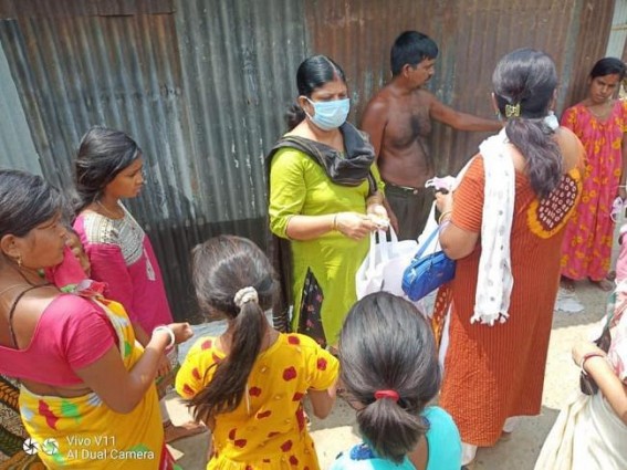 Free Masks distribution programme by Congress workers
