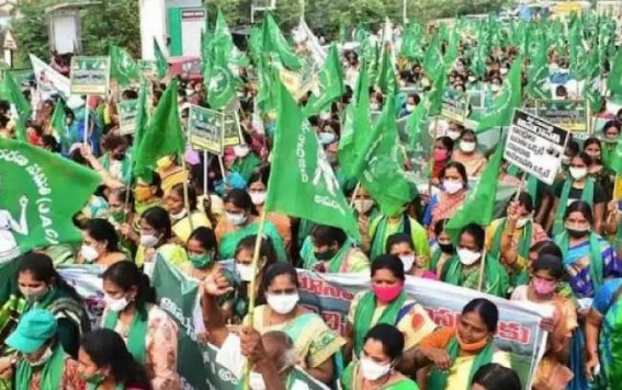 Amaravati farmers' 'Mahapadyatra' pauses due to rains Amaravati farmers' 'Mahapadyatra' pauses due to rains