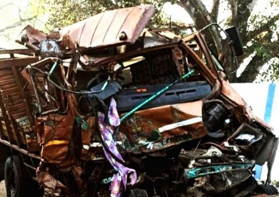 18 killed in Bengal road accident; Shah, Guv condole deaths 18 killed in Bengal road accident; Shah, Guv condole deaths