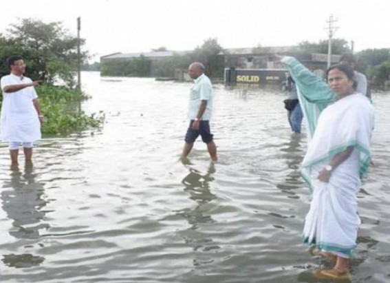 Flood situation worsens in Bengal; PM Modi speaks to Mamata Flood situation worsens in Bengal; PM Modi speaks to Mamata