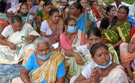 Tripura Jute Mill Pensioners protested seeking arrears clearance as per HC's Order Tripura Jute Mill Pensioners protested seeking arrears clearance as per HC's Order