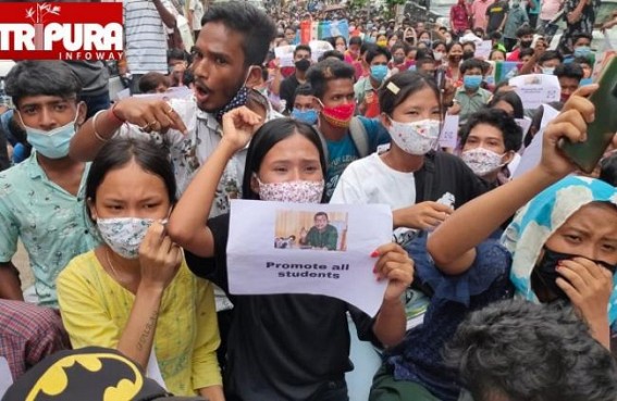 'Education Minister Hay! Hay!' Students raised slogan, say they not need an Education Minister like Ratan Lal Nath