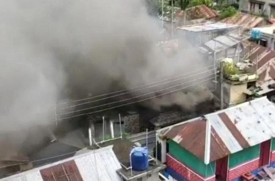 Devastating Fire in Abhoynagar area, 3 houses burnt into ashes