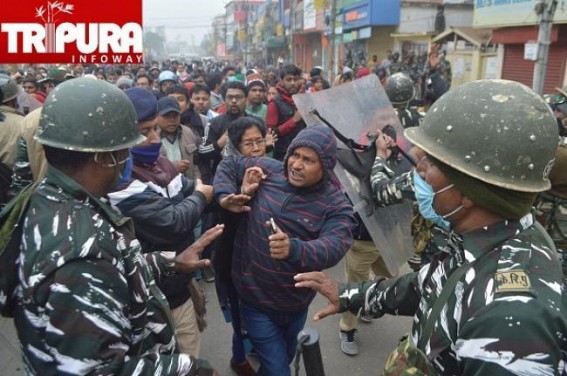 10323 Teachers Gherao Dictator Biplab Deb's residence after Police's brutal Attacks, Forceful Arrest of Teachers, Dismantling Demonstration Spot on 52nd Protest Day 