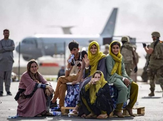 Over a million Afghans flee to Iran as economy collapses