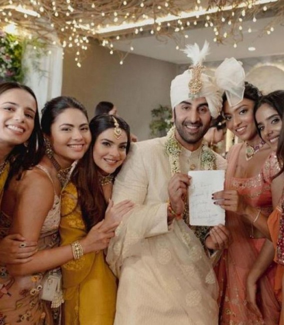 Ranbir-Alia wedding: New pic shows Ranbir pledging Rs 12 lakh to bridesmaids