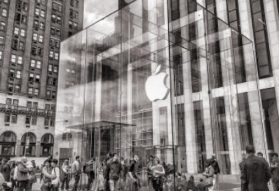 Top Apple corporate attorney pleads guilty to insider trading Top Apple corporate attorney pleads guilty to insider trading