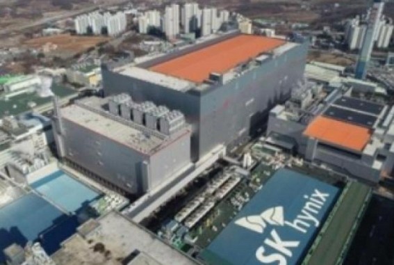 Chip-maker SK hynix warns weak demand in 2nd half