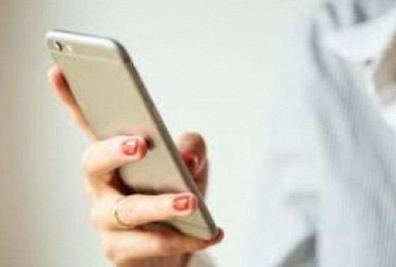 China smartphone sales hits new low, Honor fastest growing