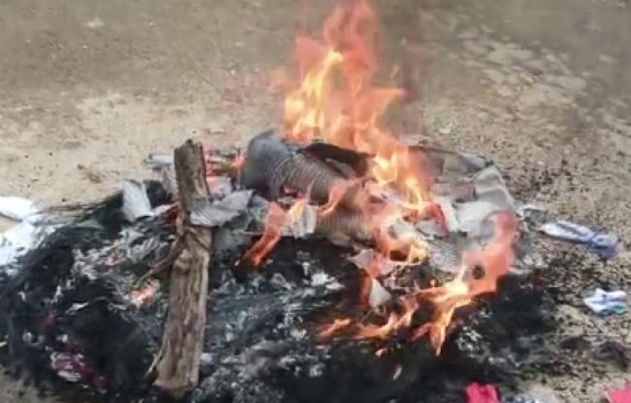 Locals blocked the road demanding arrest of rape accused of a minor in Dharmanagar