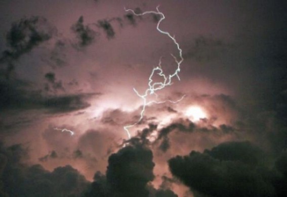 Death toll from lightning strike near White House rises to 3