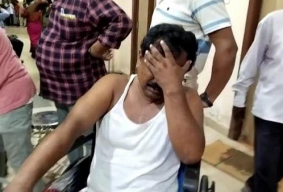 40-50 BJP miscreants beaten up a CPI-M leader near Amtali PS at Bypass area in broad Daylight 40-50 BJP miscreants beaten up a CPI-M leader near Amtali PS at Bypass area in broad Daylight