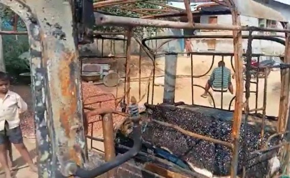 Miscreants burnt auto in the darkness of night in Melaghar, the owner seeks Justice Miscreants burnt auto in the darkness of night in Melaghar, the owner seeks Justice