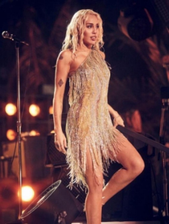 Miley Cyrus's new song convinces fans that ex Liam Hemsworth had secret fling with co-star