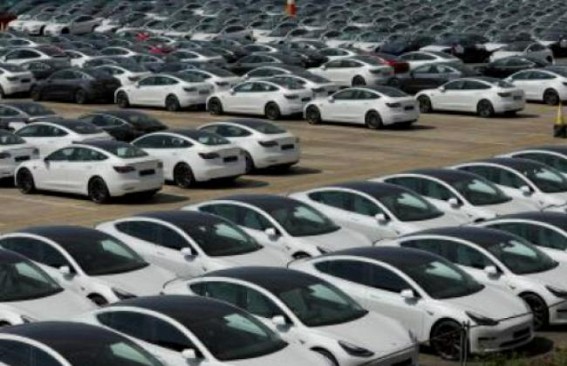 EU formally bans gas and diesel car sales from 2035