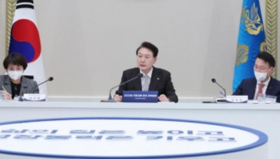 Yoon's approval rating over 40% for third straight week