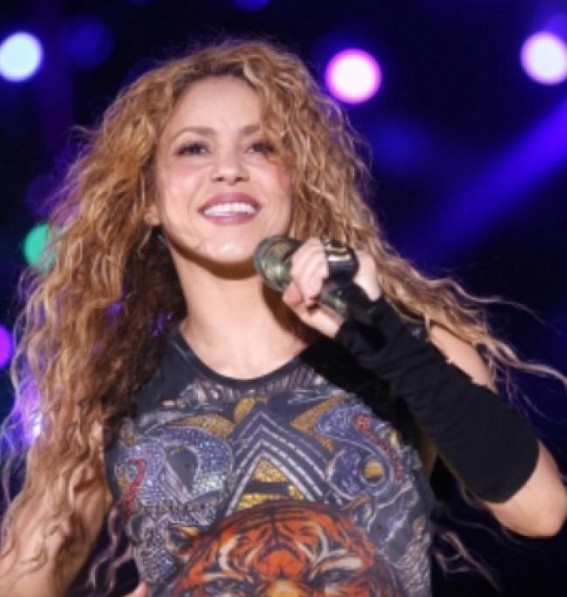 Shakira takes her kids on hols before moving to Miami after split with Pique