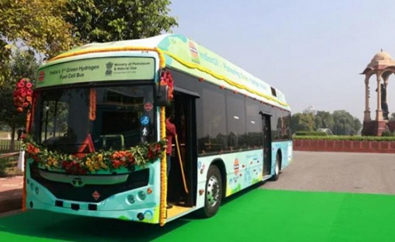 Indian Oil hands over hydrogen fuel bus to Navy for test run