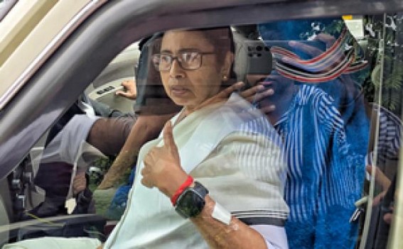Mamata Banerjee walks out of Niti Aayog meeting alleging ‘insult’ Mamata Banerjee walks out of Niti Aayog meeting alleging ‘insult’