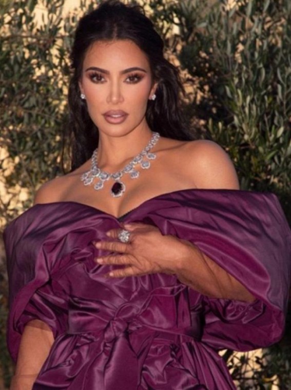 Kim Kardashian shares sweet message for sister Kylie Jenner Kim Kardashian shares sweet message for sister Kylie Jenner
