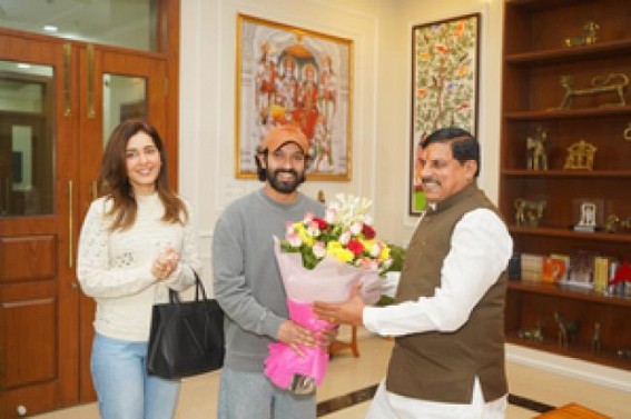 ‘The Sabarmati Report’: Actors Vikrant Massey & Rashi Khanna arrive in Bhopal to watch film with MP cabinet ‘The Sabarmati Report’: Actors Vikrant Massey & Rashi Khanna arrive in Bhopal to watch film with MP cabinet
