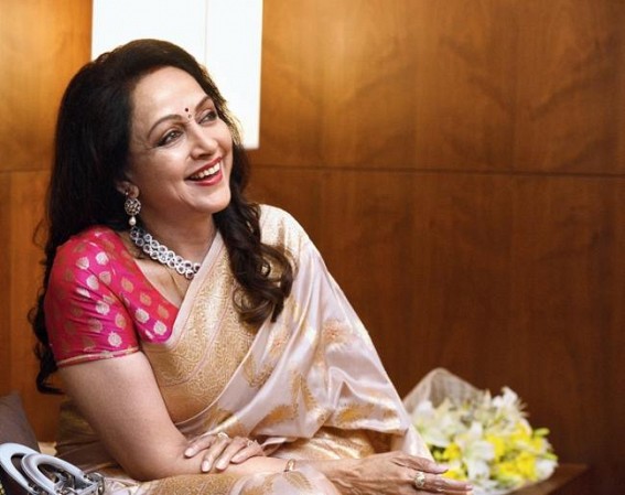 Kajol, Celina Jaitly, Esha Deol wish Hema Malini on her 76th birthday