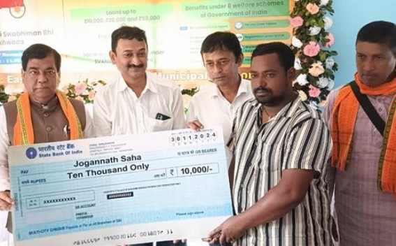 ‘Central and state governments are helping street vendors to become self-reliant’: Mayor