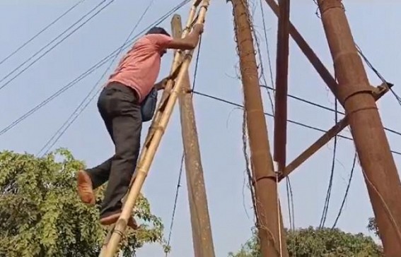 High Volt Wire collapsed on road in Charilam