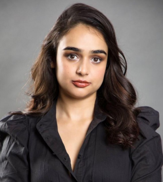 Shekhar Kapur’s daughter Kaveri to make acting debut opposite Amrish Puri’s grandson Vardhan Puri Shekhar Kapur’s daughter Kaveri to make acting debut opposite Amrish Puri’s grandson Vardhan Puri