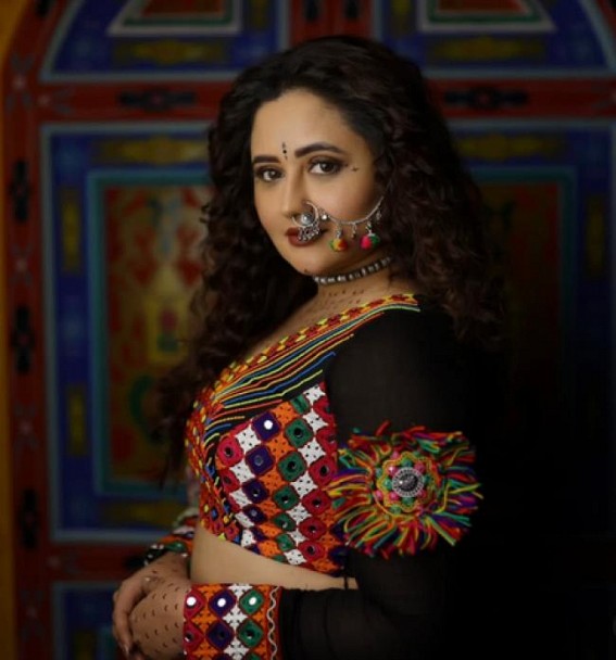Rashami Desai steps into the world of Gujarati theater Rashami Desai steps into the world of Gujarati theater