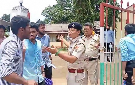 Fishery College students protested at SDPO Office after a student was run over by a vehicle