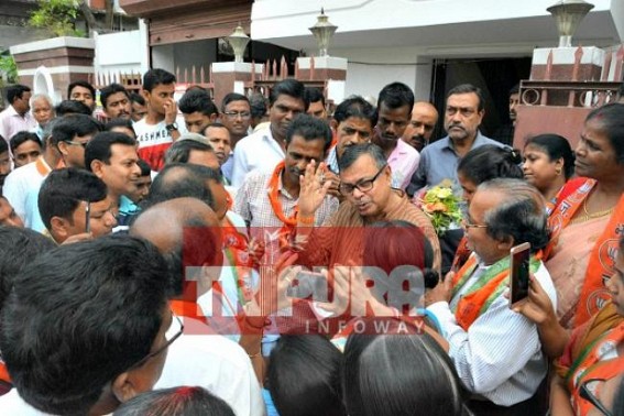 BJP OBC Morcha greet their Minister : Remind pre-poll promise about 'Reservation' BJP OBC Morcha greet their Minister : Remind pre-poll promise about 'Reservation'