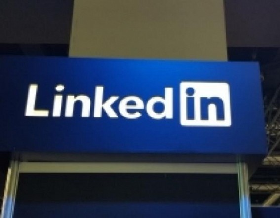 LinkedIn starts showing trending stories of the day LinkedIn starts showing trending stories of the day