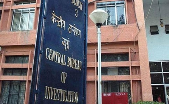 CBI team looking for graft accused officer attacked in Noida CBI team looking for graft accused officer attacked in Noida