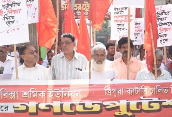 Police prevented Agartala Rickshaw drivers to conduct protest rally Police prevented Agartala Rickshaw drivers to conduct protest rally