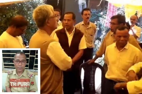 Ex-CM Manik Sarkar visited Drug-mafia led slain Police officer Durga Chandra Hrangkhawl’s home Ex-CM Manik Sarkar visited Drug-mafia led slain Police officer Durga Chandra Hrangkhawl’s home