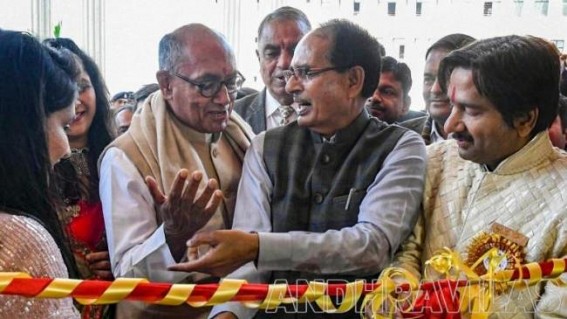Digvijay slams Modi, Shah for 'destabilising' Cong govts Digvijay slams Modi, Shah for 'destabilising' Cong govts